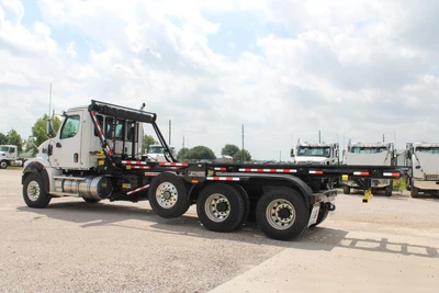 New | in-Stock 2027 WESTERN STAR 47X Hooklifts & Roll-Offs Texas US | Roll Off Truck World #1492010