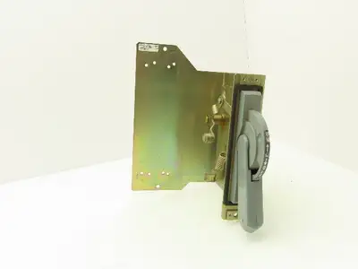 Allen Bradley 1494D-N2 Circuit Breaker Operator Mechanism Disconnect Handle