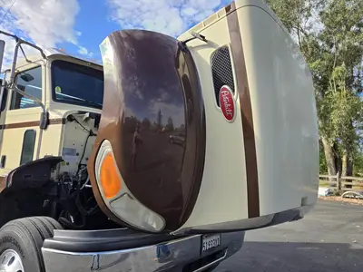 USED 2017 PETERBILT 348