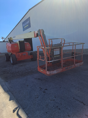 USED 2016 JLG 800AJ