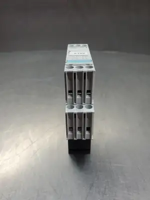 USED Siemens 3RN1010-1CB00 THERMISTOR MOTOR PROTECTION MODULE