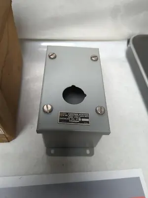 New | in-Stock SYLVANIA 100-2T1 Miscellaneous Equipment (Electrical & Power) Ohio US | Surplus Asset Holdings #1242057