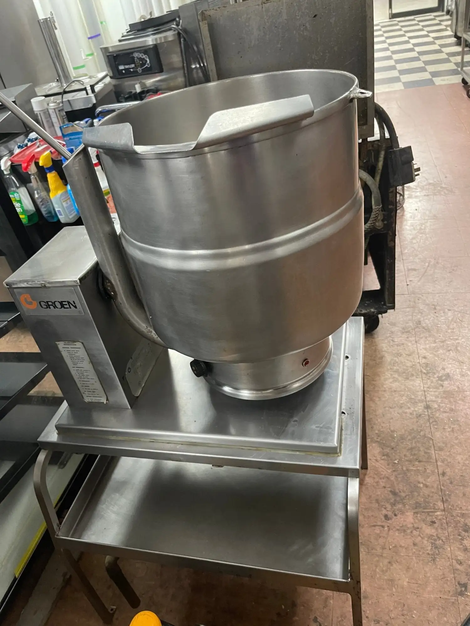 Used Groen Used Groen TDB/7-40 Electric Tilting Stainless Steel Steam Kettle 40qt 208V 3Ph Cooking Kettles Illinois US | Falcon Restaurant Supply #1375912
