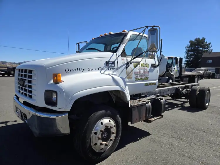 Used 2000 CHEVROLET KODIAK C6500 Cab Chassis trucks California US | Ben Kaplan Equipment #1545382