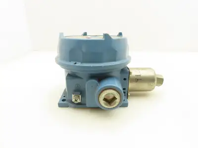 United Electric Controls J120-156-9778 Pressure Switch Model 156 480VAC 15A 100PSI 3/4"NPT