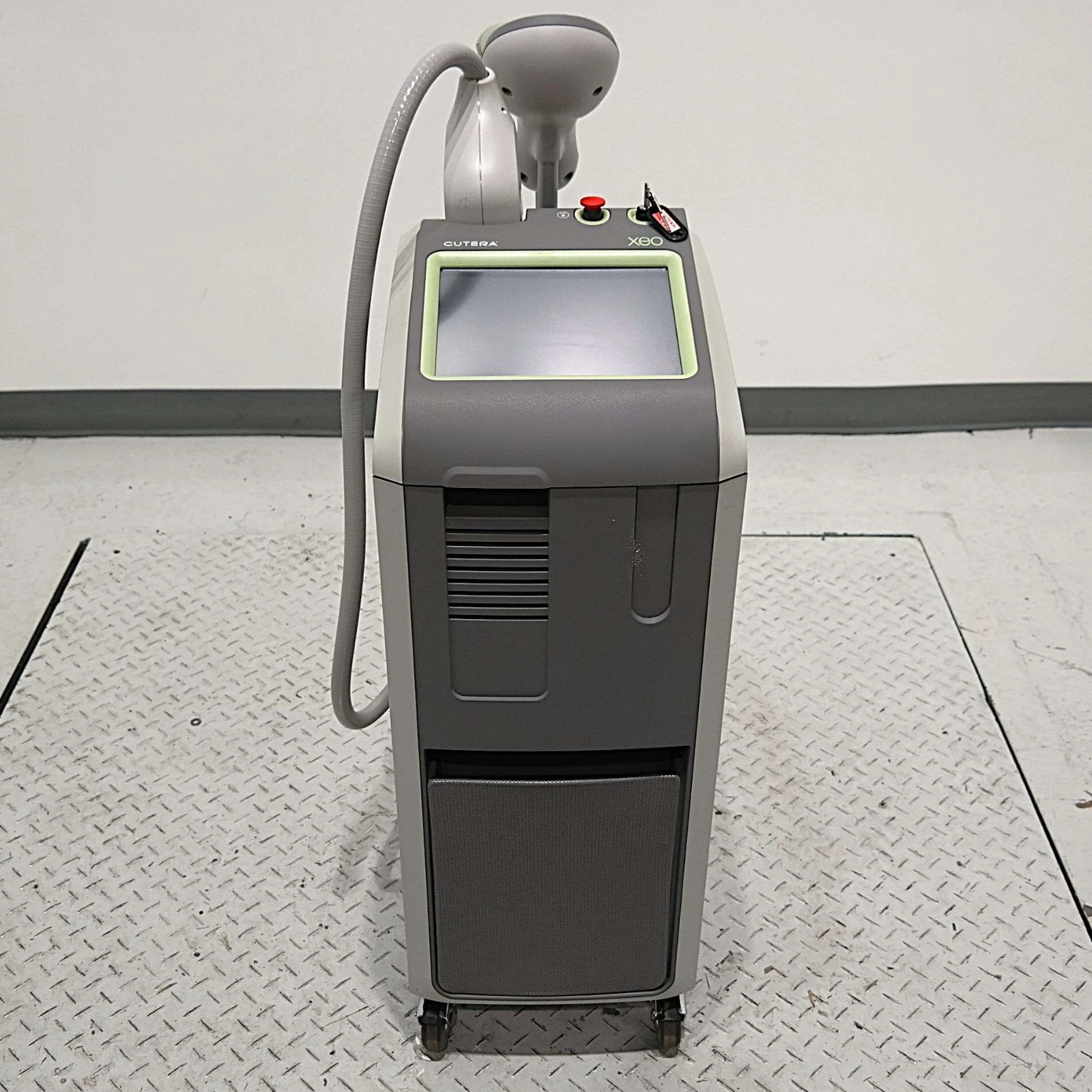 Used Cutera US110XE0 Miscellaneous Laboratory Equipment California US | CAL-L Enterprises #1459600