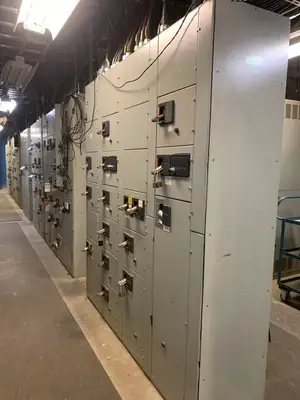 Five Star Double-Sided Motor Control Center (MCC), 600V Max., 1000A, 25 Buckets