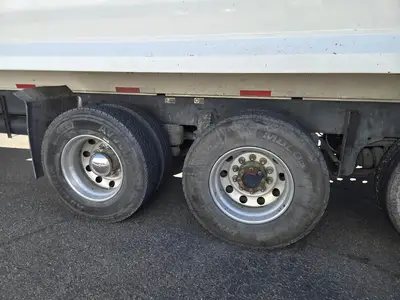 USED 2023 PETERBILT 567