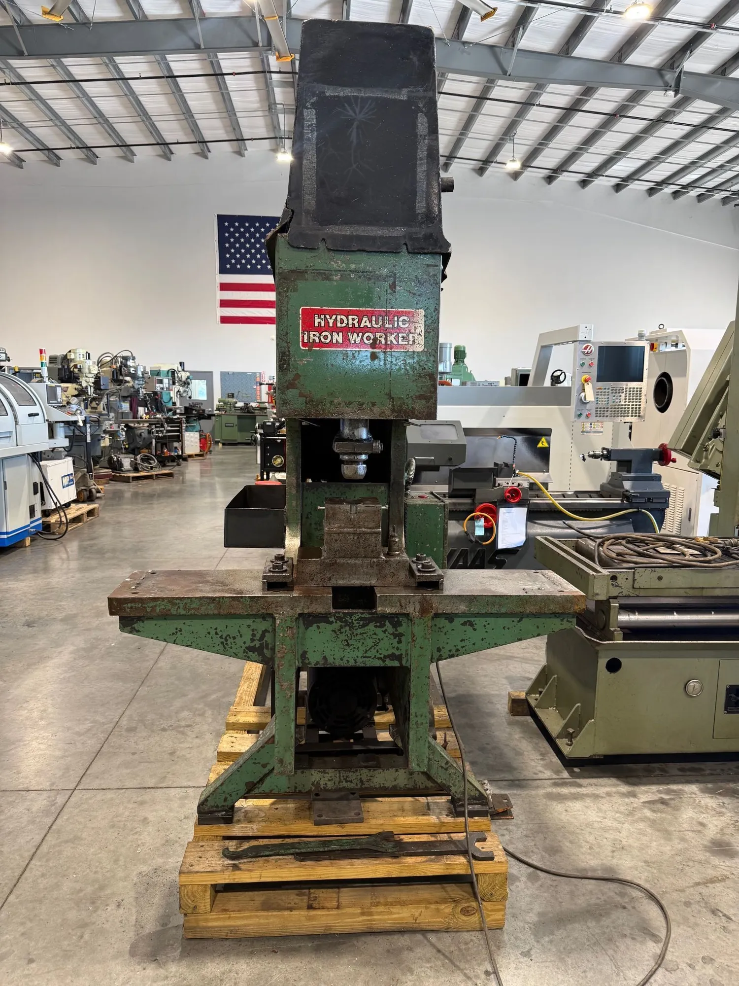 USED METAL MUNCHER MM61E18