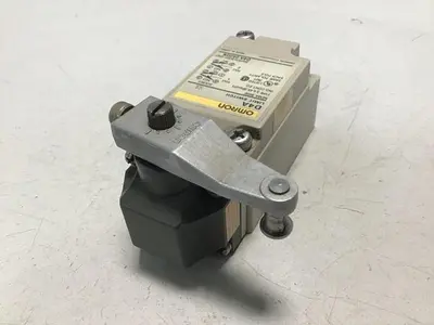 USED OMRON D4A
