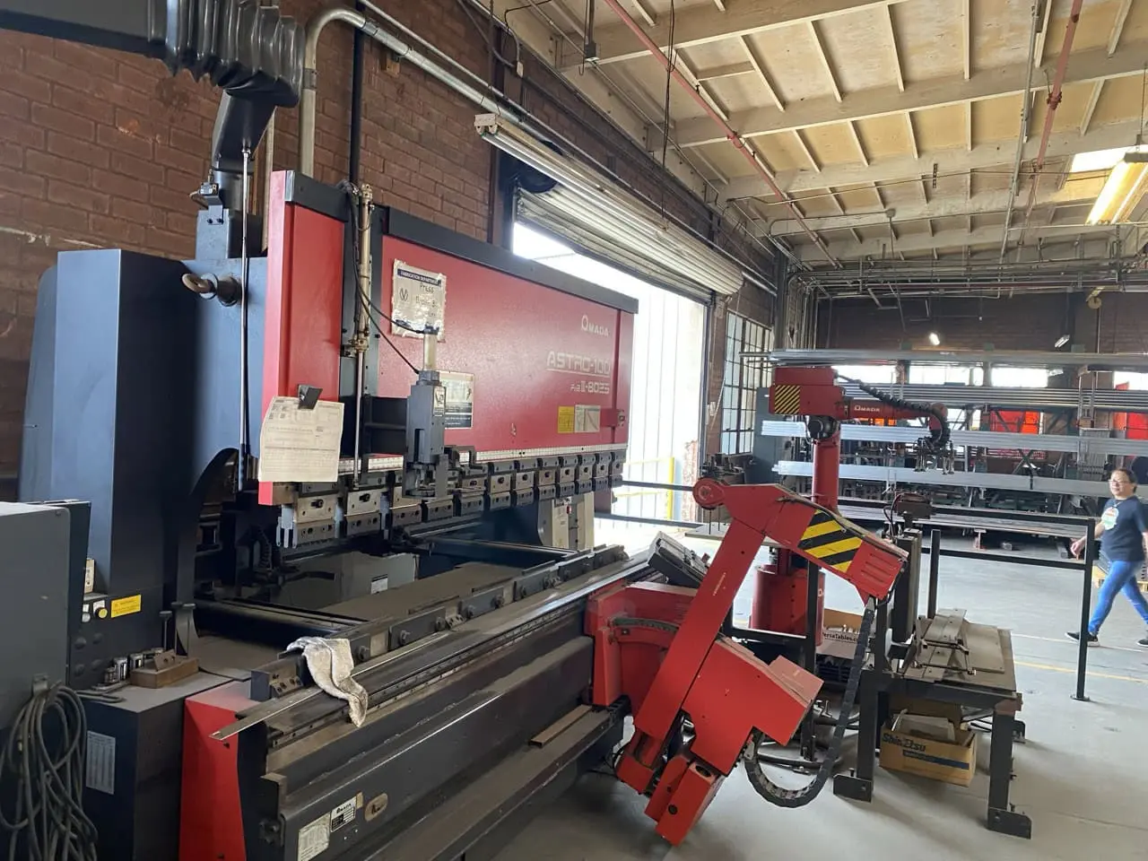 USED 1998 AMADA ASTRO