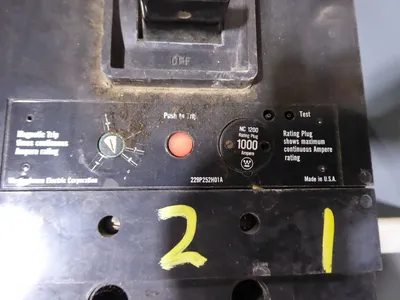 Westinghouse SNB 1200A Enclosed Circuit Breaker NC31200F w/ 1000A Plug Used