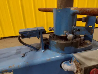 USED AWS F-200AF