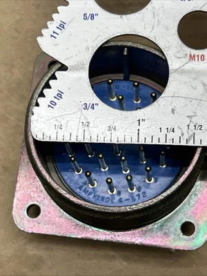 NEW Amphenol 3102A-28