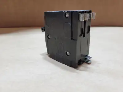 USED SQUARE D QO230
