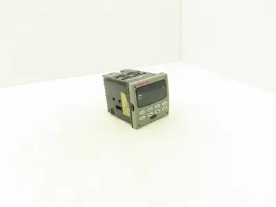 Honeywell DC2500-E0-0L00-100-00000-00-0 UDC2500 Temperature Controller Module
