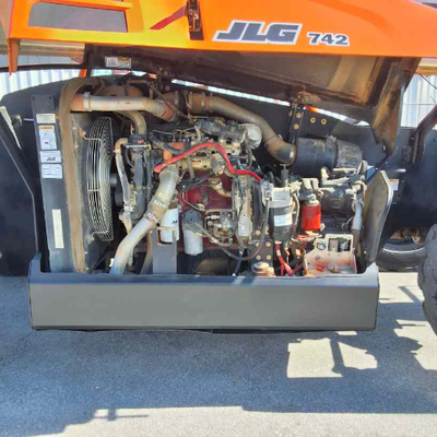 USED 2019 JLG 742