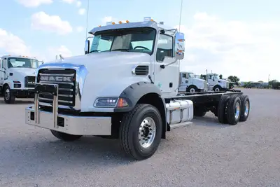 New | in-Stock 2026 MACK GRANITE 64BR Cab Chassis trucks Texas US | Roll Off Truck World #1491873