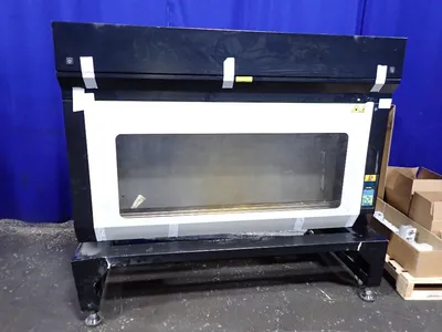 USED 2006 VINYL TECH FX25124