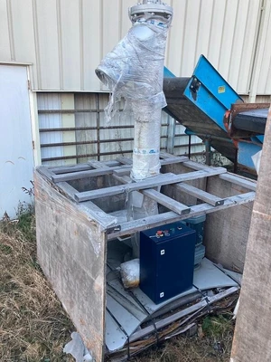 USED VERTICAL AUGER SCREW ELEVATOR 8 INCH  AUGER