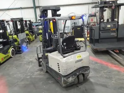 USED 2022 CROWN SC5725-35