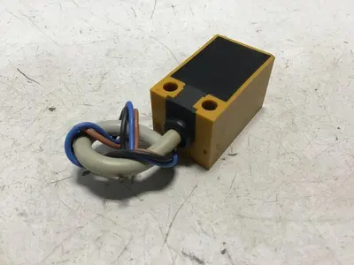 USED OMRON TL-05MC1