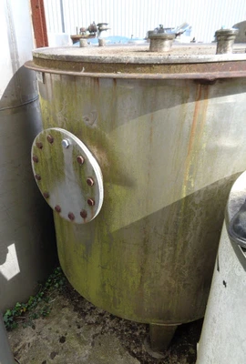 1360 L S/S Enclosed Cylindrical Tank