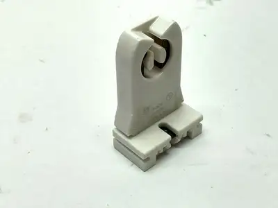104-13357 | Leviton  Turn Type Lamp Holder 600V 660W LOT OF 3 - New – Open box