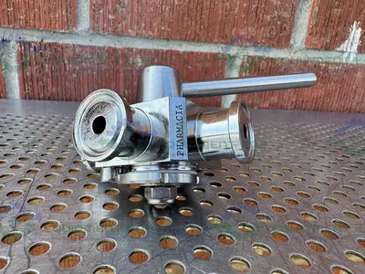 USED PHARMACIA DN6 AV SMO 254 4-WAY 316 VALVE 56-5758-00 W/ 1.2" SANITARY FITTING