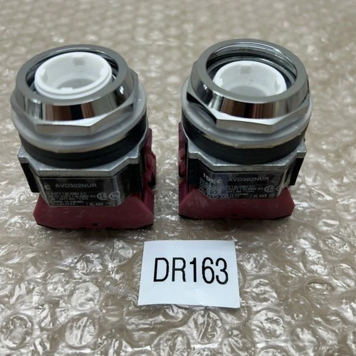 NEW IDEC AVD302NUR
