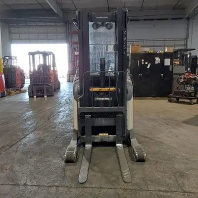USED 2017 CROWN RR5725-45