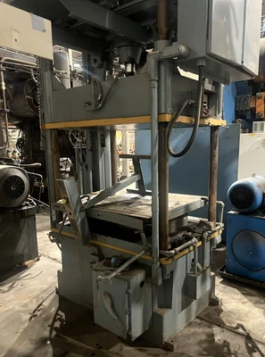 USED USED DAKE PRESSES DAKE 27-477 PRESS