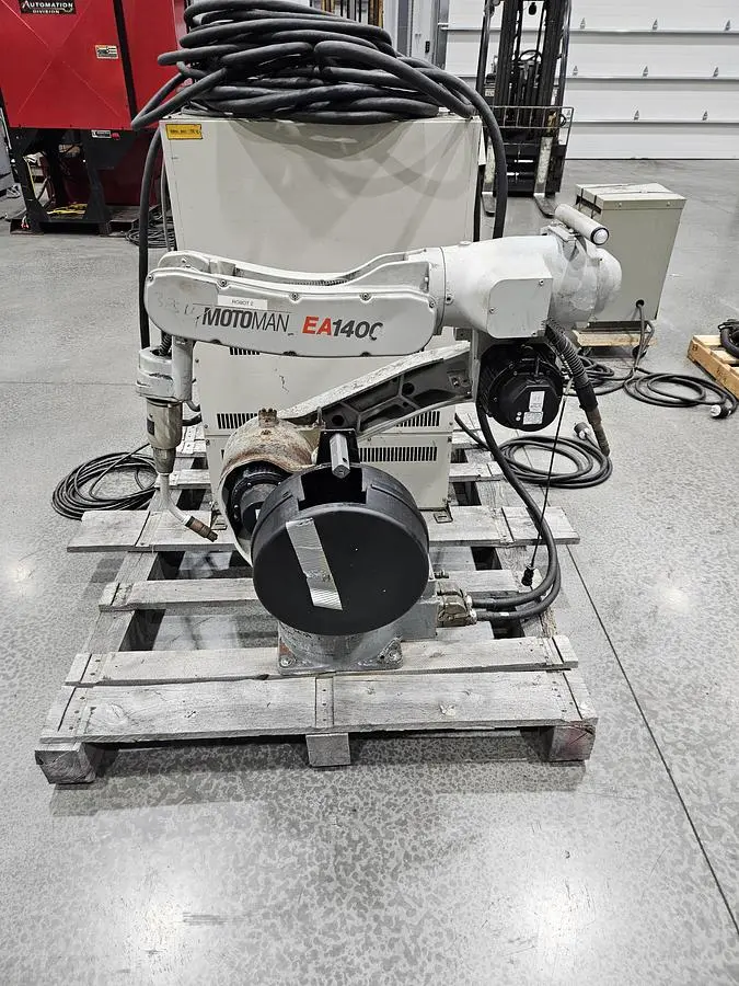 USED 2004 YASKAWA EA1400