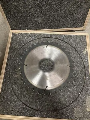 LOT OF NAP GLADU SAW BLADES