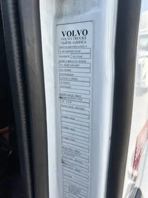 USED 2021 VOLVO VNR42T300