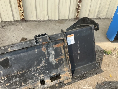 Used RAYTREE RMRB72 POWER RAKE BUCKET SKID STEER ATTACHMENT Skid Steer Buckets Michigan US | Miedema Asset Management Group #1477077