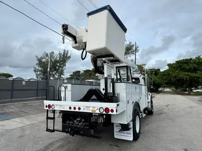Used 2019 FREIGHTLINER M2 106 Tractors & Trailers Florida US | Truck and Van Outlet #1506263