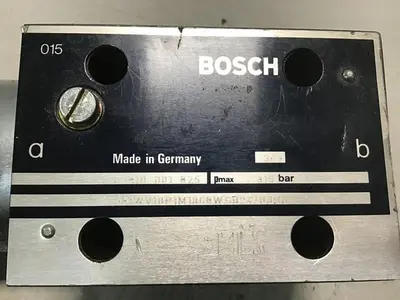 USED BOSCH 0 810 001 825