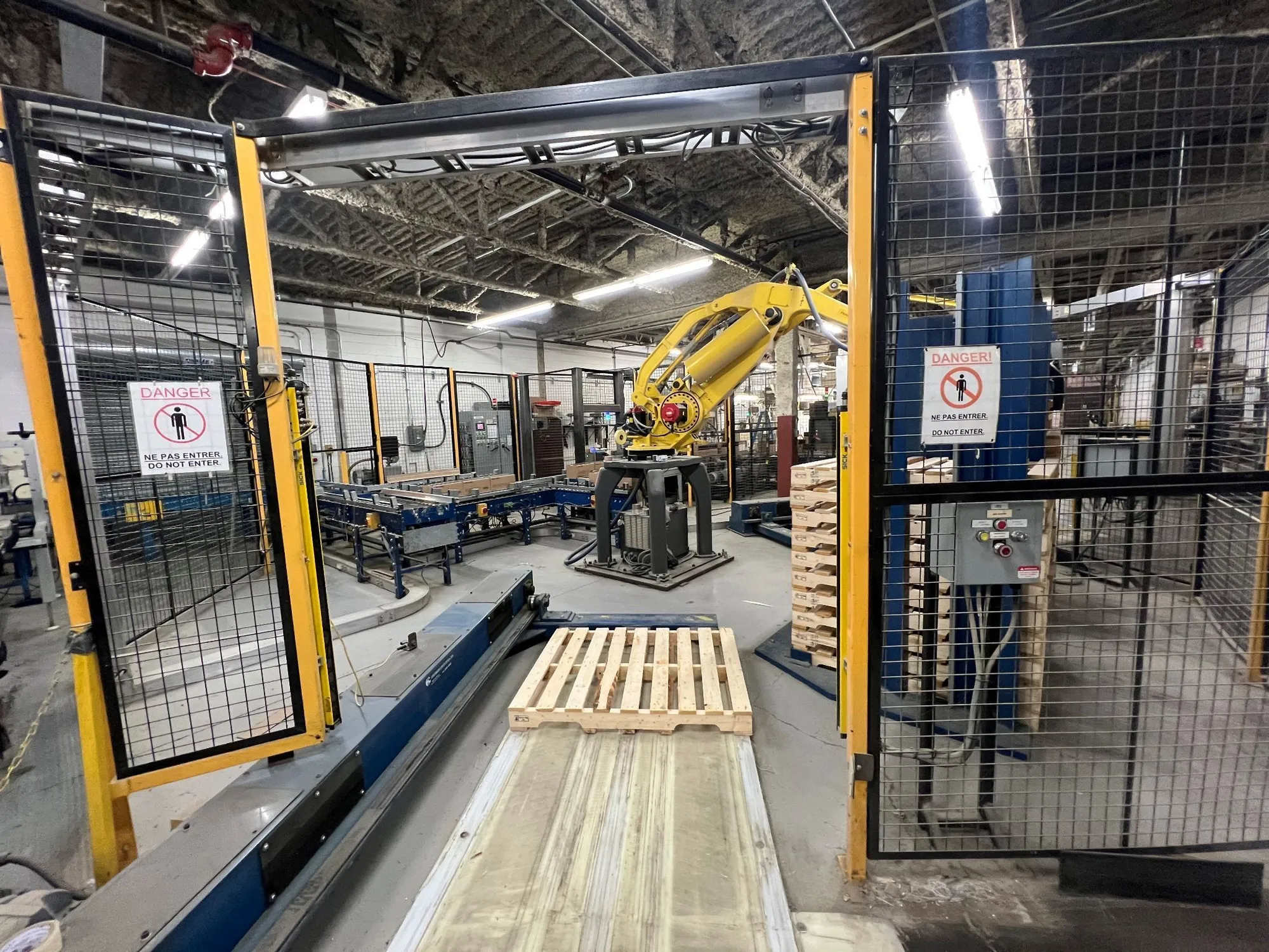 USED 2003 FANUC M-140iB/160