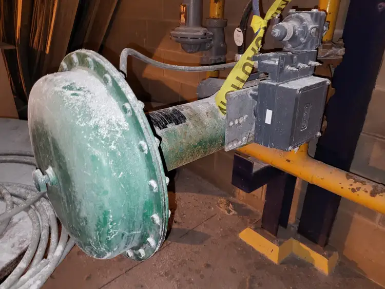 Used FISHER ET Valves/Fittings British Columbia CA | Lenmark #255846