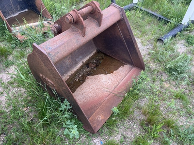 USED UB GRADALL BUCKET