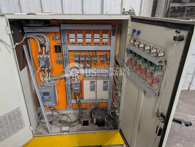 Unknown Manufacturer Used 150HP Granulator with Conveyor