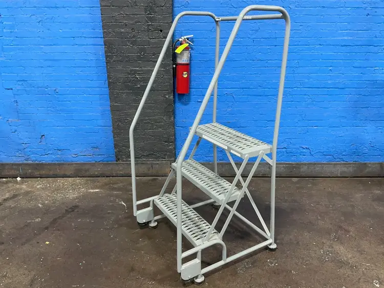 Used _UNKNOWN_ _UNKNOWN_ Ladders Ohio US | HGR 24 #1373272