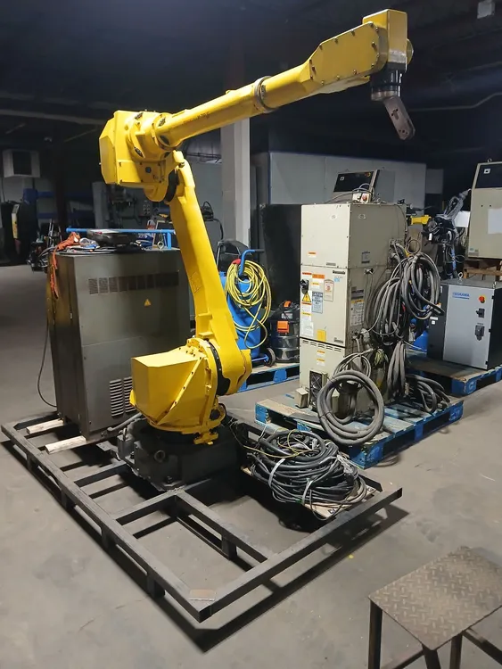 Used 2008 FANUC ROBOTICS M-710-20L with Dual Fanuc Headstocks Robotic Welding Cells Ontario CA | ACES Robotics Ltd #1318042