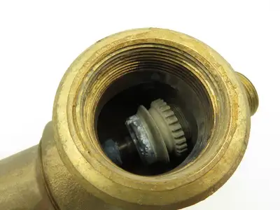 Kunkle Safety Relief Valve Side Outlet 125psig Set Pressure 1-1/4" NPT