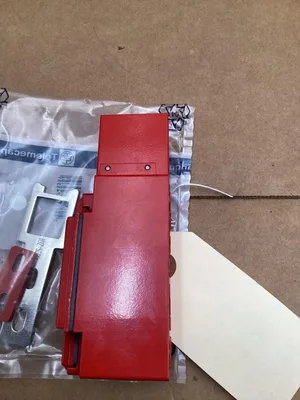 USED TELEMECANIQUE XCSA723