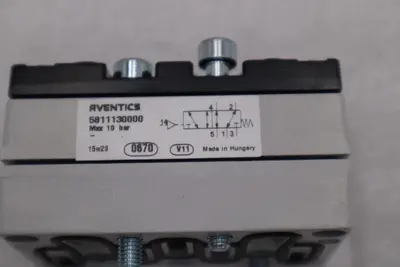 NEW OPEN BOX Aventics 5811130000 Valve System STOCK H1525A