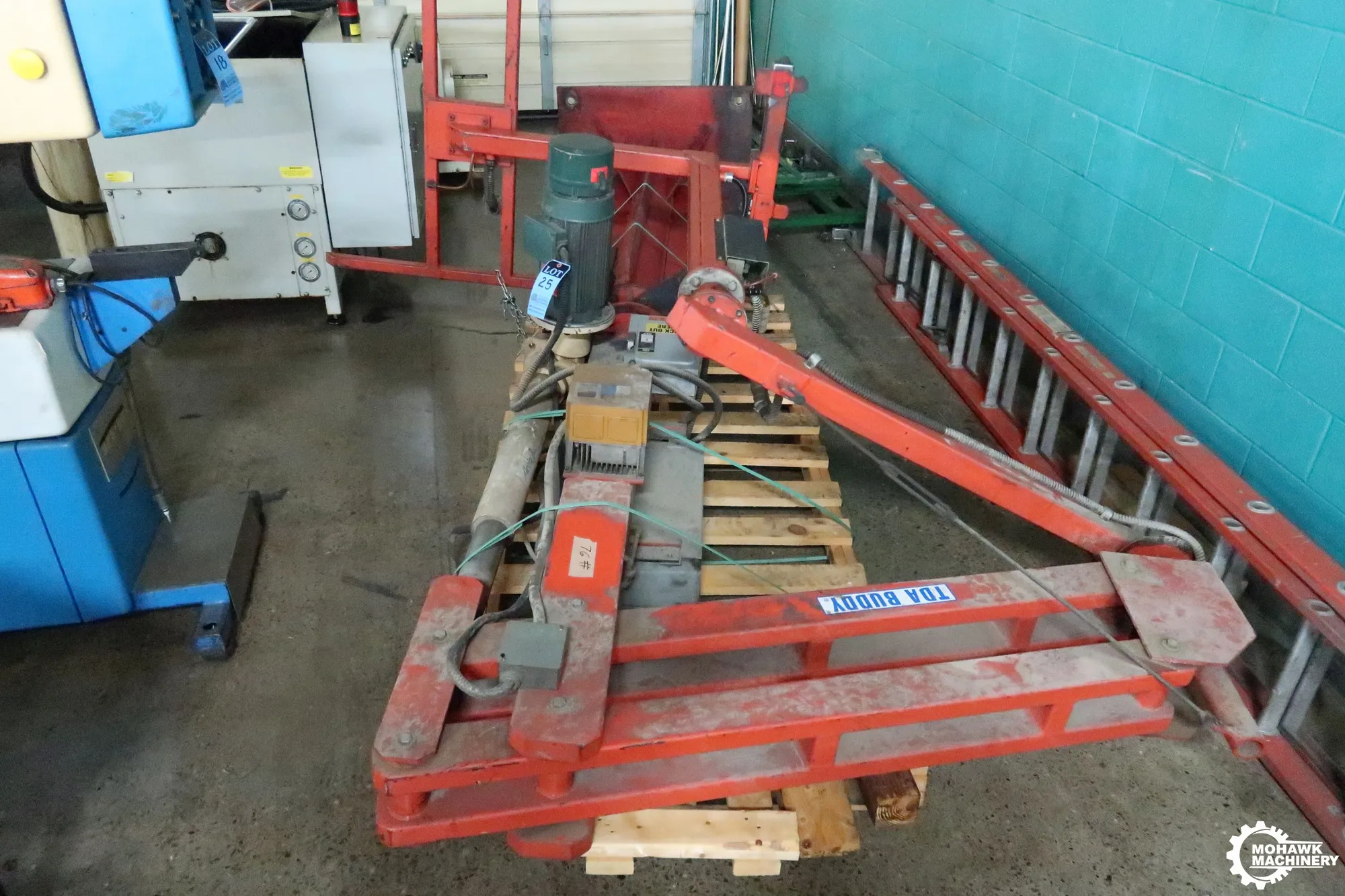 1000 LB TDA BUDDY 3-DIMENSIONAL ARTICULATING ARM HYDRAULIC LIFT-ASSIST PART MANIPULATOR w/120” REACH - 64” VERICAL