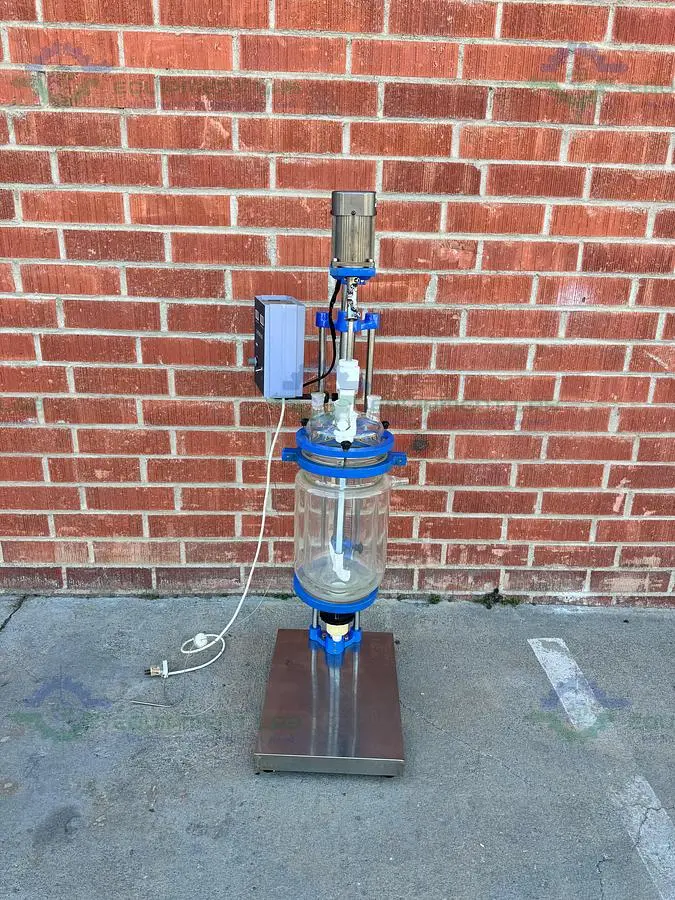 USED CHINA 5 LITER JACKETED GLASS REACTOR W/ CHINA OVERHEAD STIRRER
