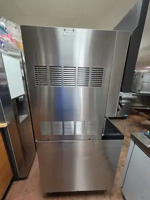 Used FBD MFG Used 26" FBD 774 Four Barrel Frozen Carbonated Beverage Dispenser 230V As Is Slushie Machines Illinois US | Falcon Restaurant Supply #1375159